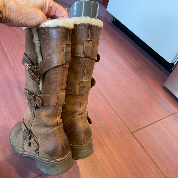 Born leather boots with triple buckle - Picture 7 of 14